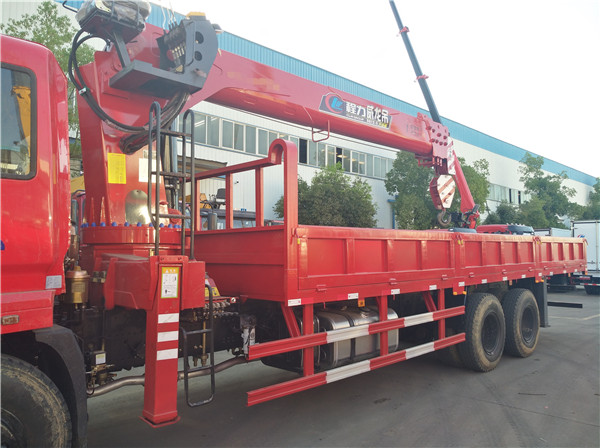 東風景程 齊星駕駛室IMG_20190701_175150.jpg