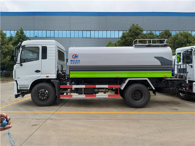 東風國六專底12方灑水車-程力標準化灑水車廠