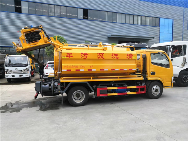 東風(fēng)多利卡6方清洗吸污車(chē)/170流量高壓泵