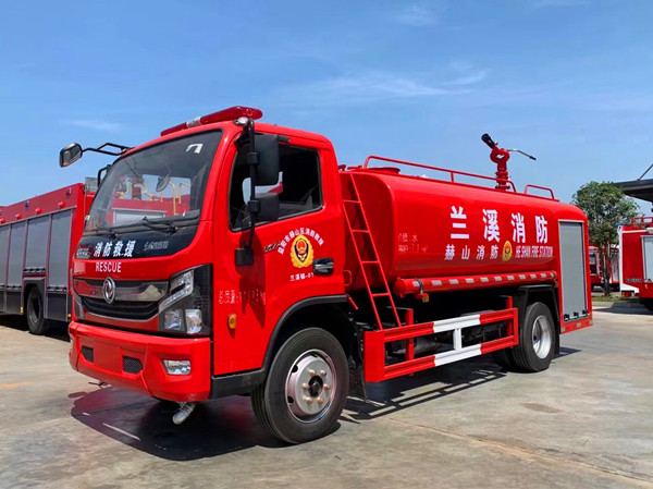 8立方東風消防灑水車